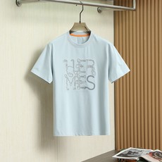 。 2026年夏季新款Her*es 短袖T恤爱🐎仕的松弛感,藏在这件T恤的每一处细节里。甄选高支面料,亲 。 2026年夏季新款Her*es 短袖T恤爱🐎仕的松弛感,藏在这件T恤的每一处细节里。甄选高支面料,亲