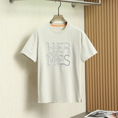 。 2026年夏季新款Her*es 短袖T恤爱🐎仕的松弛感,藏在这件T恤的每一处细节里。甄选高支面料,亲 。 2026年夏季新款Her*es 短袖T恤爱🐎仕的松弛感,藏在这件T恤的每一处细节里。甄选高支面料,亲