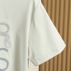 。 2026年夏季新款Her*es 短袖T恤爱🐎仕的松弛感,藏在这件T恤的每一处细节里。甄选高支面料,亲 。 2026年夏季新款Her*es 短袖T恤爱🐎仕的松弛感,藏在这件T恤的每一处细节里。甄选高支面料,亲