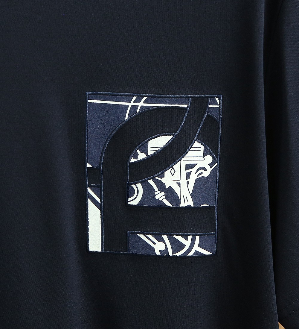 。 2026年夏季新款Her*ed短袖T恤爱🐎仕的低调奢感，都在这件T恤里了。甄选高支面料，软糯亲肤又自