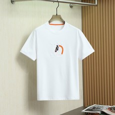 。2026年夏季新款Her*es 短袖T恤爱🐎仕的低调奢雅,藏在这件T恤的每一处细节里。甄选高支面料,软 。2026年夏季新款Her*es 短袖T恤爱🐎仕的低调奢雅,藏在这件T恤的每一处细节里。甄选高支面料,软