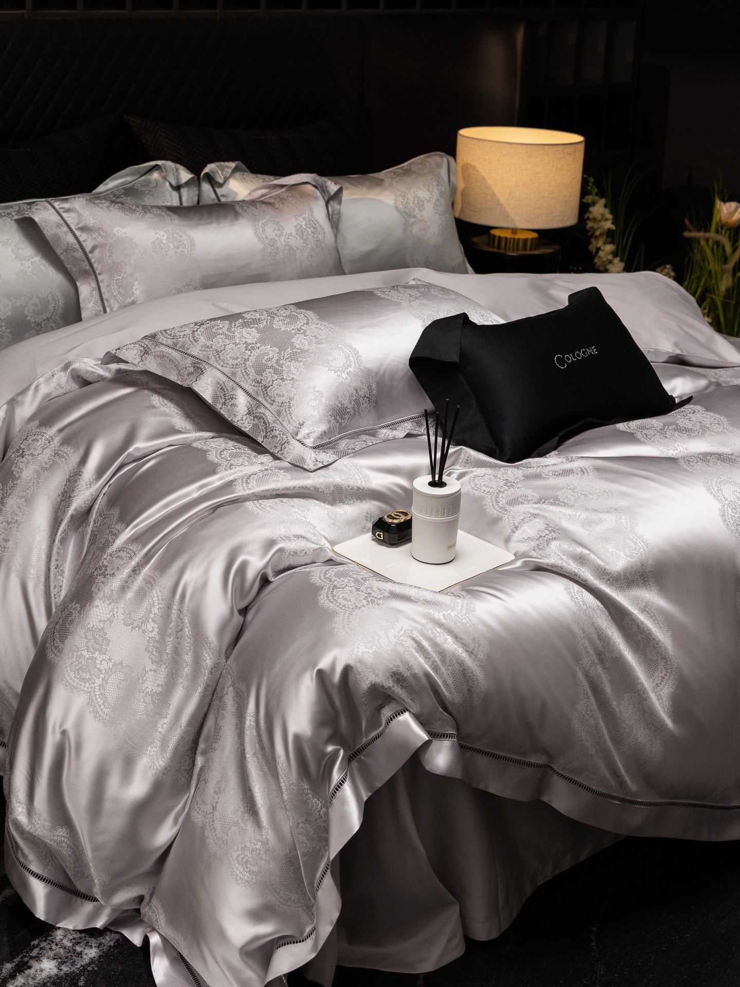 The bedding woven from it has a delicate and soft touch, and a smooth - Home&Textlile 4