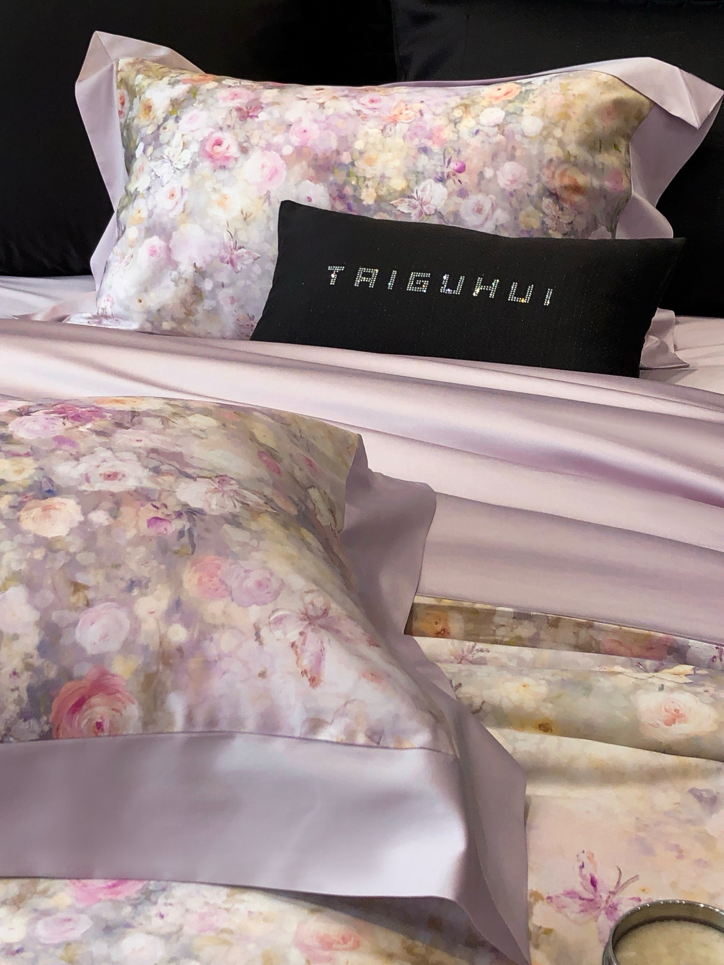 Floral Print Egyptian Cotton Bedding Set - 4 Piece Luxury Bedding Collection 6 i1760280994096 1734 0 4
