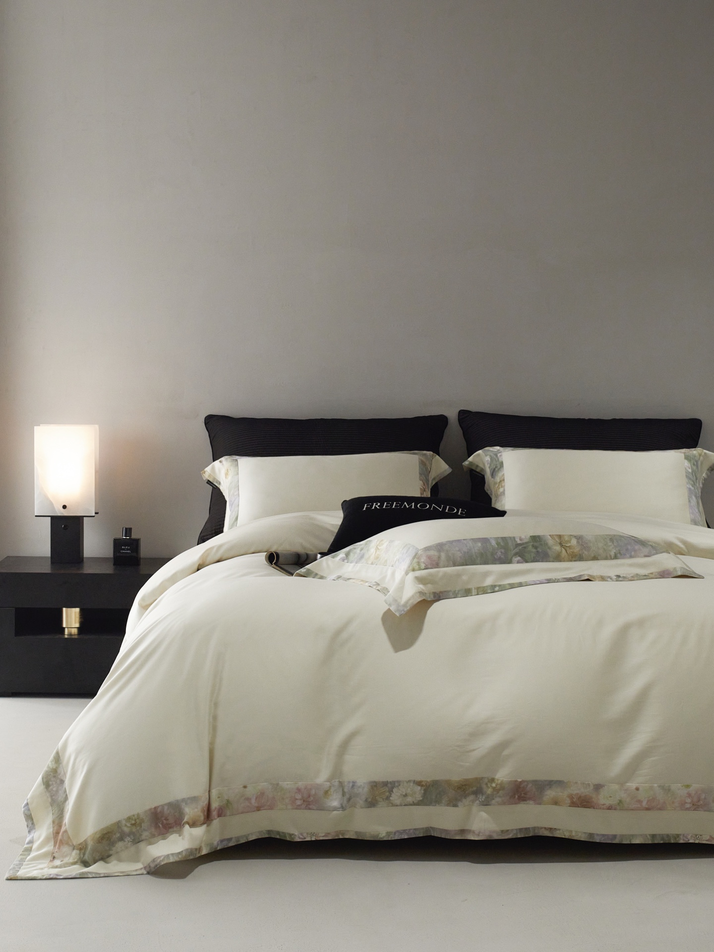 Luxury 120S Egyptian Cotton Bedding Set - Floral Border Design, King/Queen Size 2 i1760367037699 2436 0 0