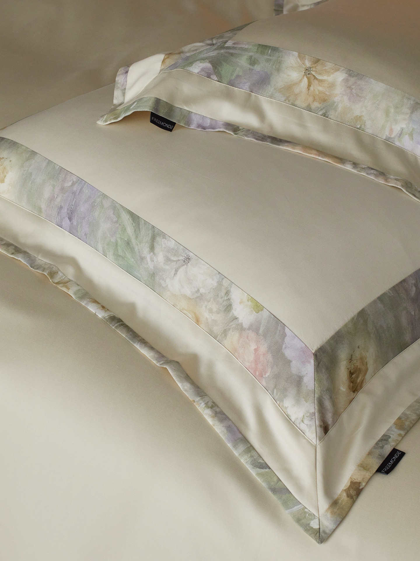 Luxury 120S Egyptian Cotton Bedding Set - Floral Border Design, King/Queen Size 4 i1760367040779 6312 0 2