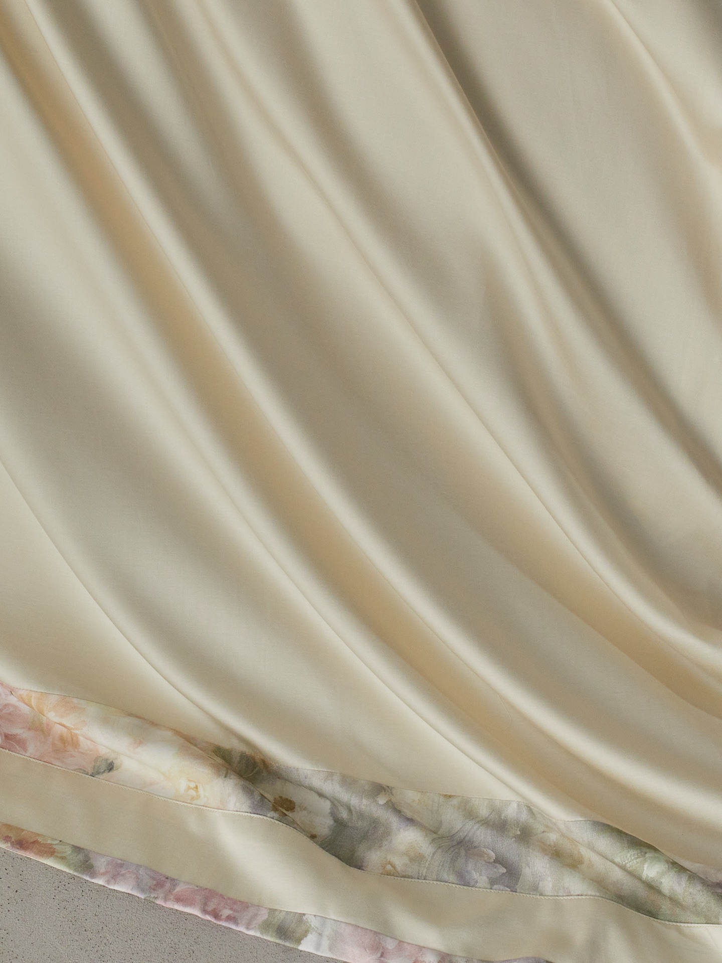 Luxury 120S Egyptian Cotton Bedding Set - Floral Border Design, King/Queen Size 7 i1760367040799 7927 0 5
