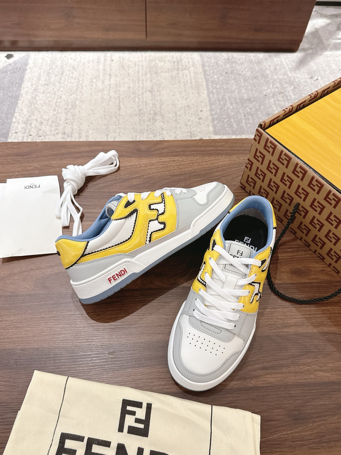 Fendi Fend*芬迪2022新春 系列【情侣 休闲运动鞋】 FD match RMB7300购入 设计师Kim Jones打造的首款运动鞋fendi match 和驴牌的Trainer篮球运动鞋