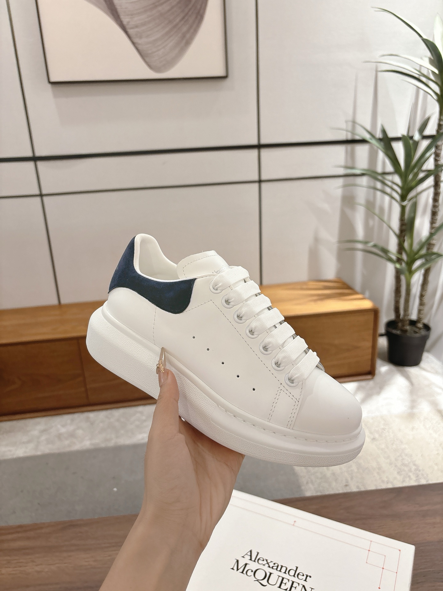 Alexander McQueen 麦昆 高品质 版 Alexander mcqueen / 明星 百搭小白鞋