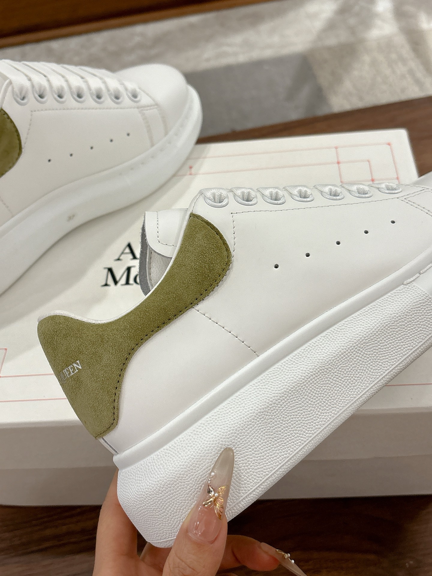Alexander McQueen 麦昆 高品质 版 Alexander mcqueen / 明星 百搭小白鞋
