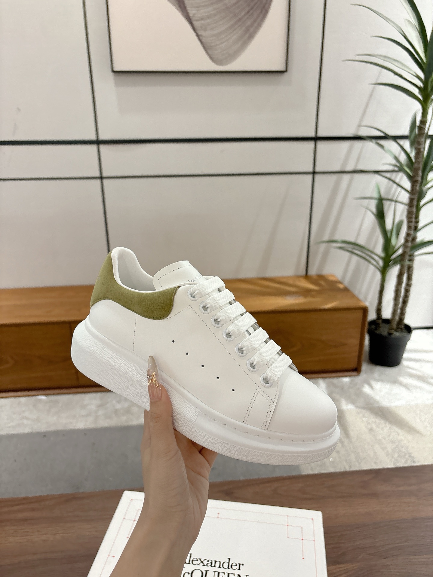 Alexander McQueen 麦昆 高品质 版 Alexander mcqueen / 明星 百搭小白鞋
