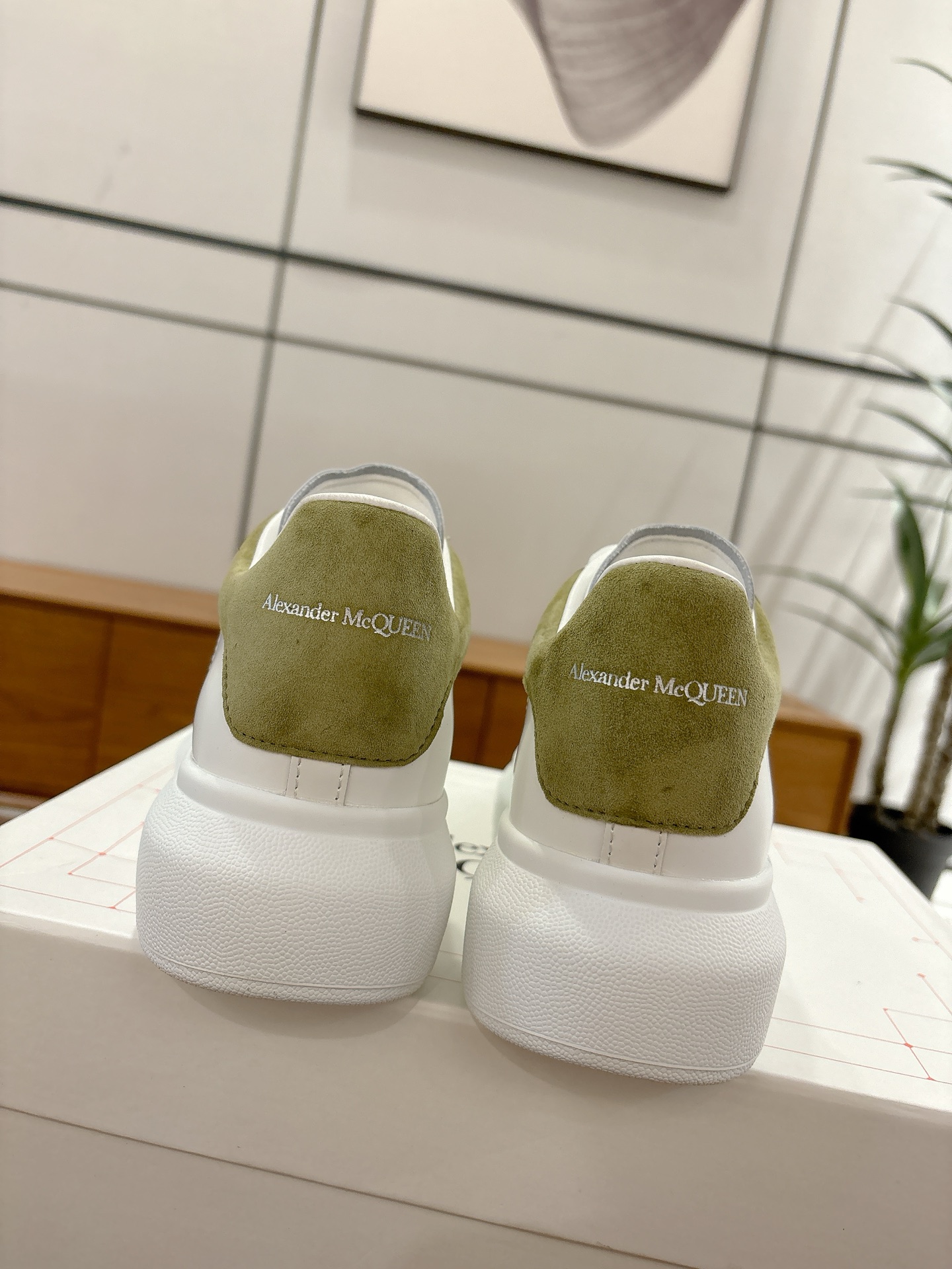 Alexander McQueen 麦昆 高品质 版 Alexander mcqueen / 明星 百搭小白鞋
