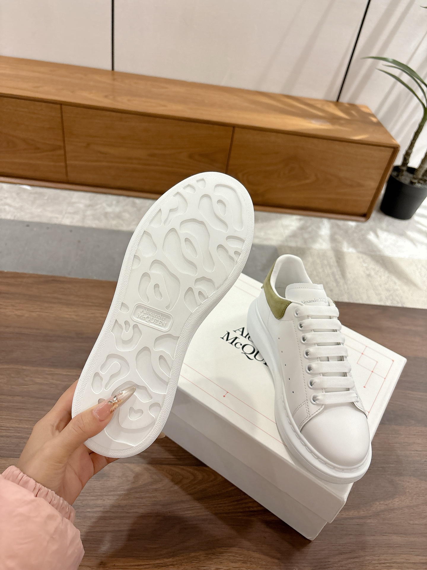 Alexander McQueen 麦昆 高品质 版 Alexander mcqueen / 明星 百搭小白鞋