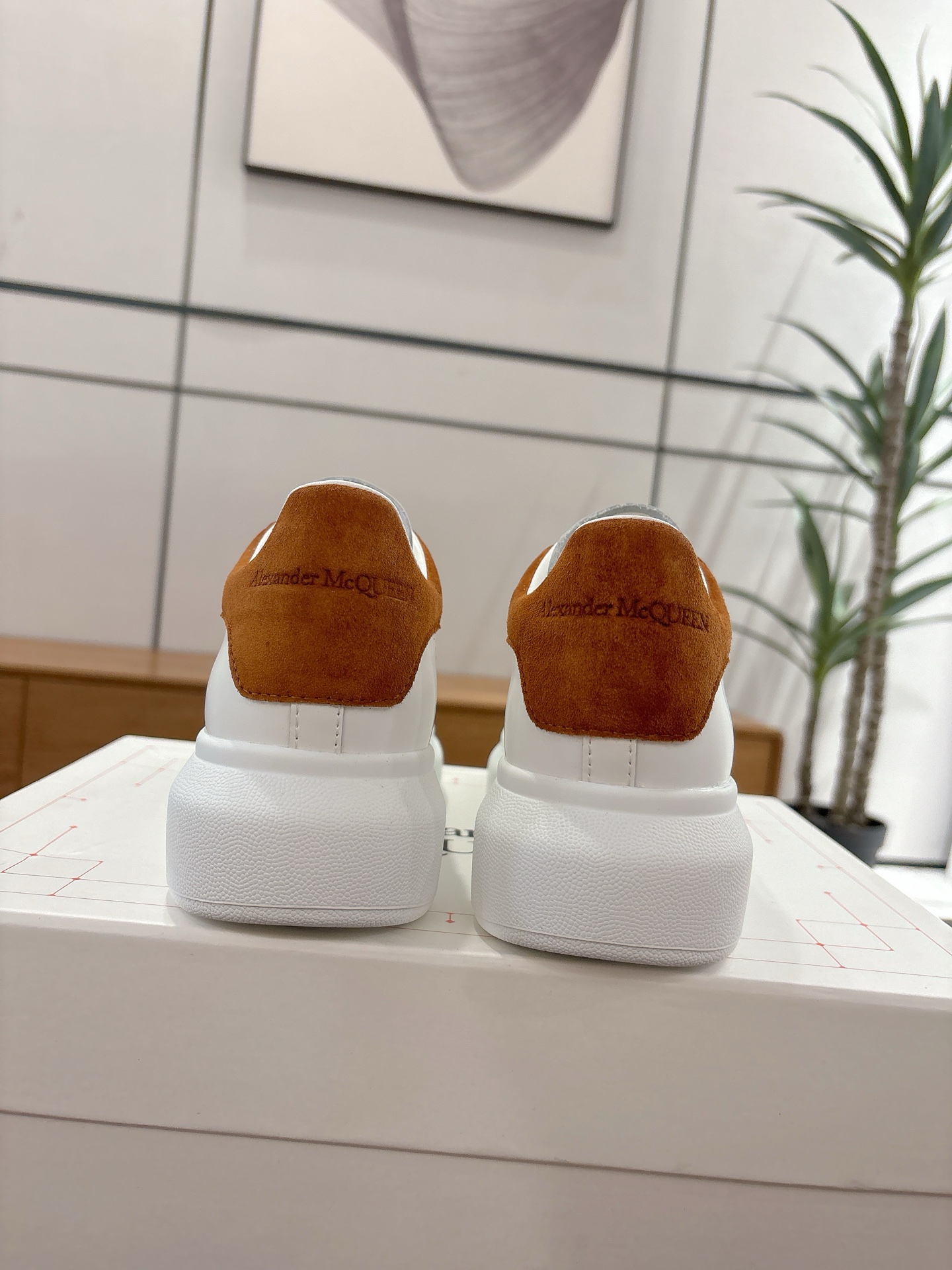 Alexander McQueen 麦昆 高品质 版 Alexander mcqueen / 明星 百搭小白鞋