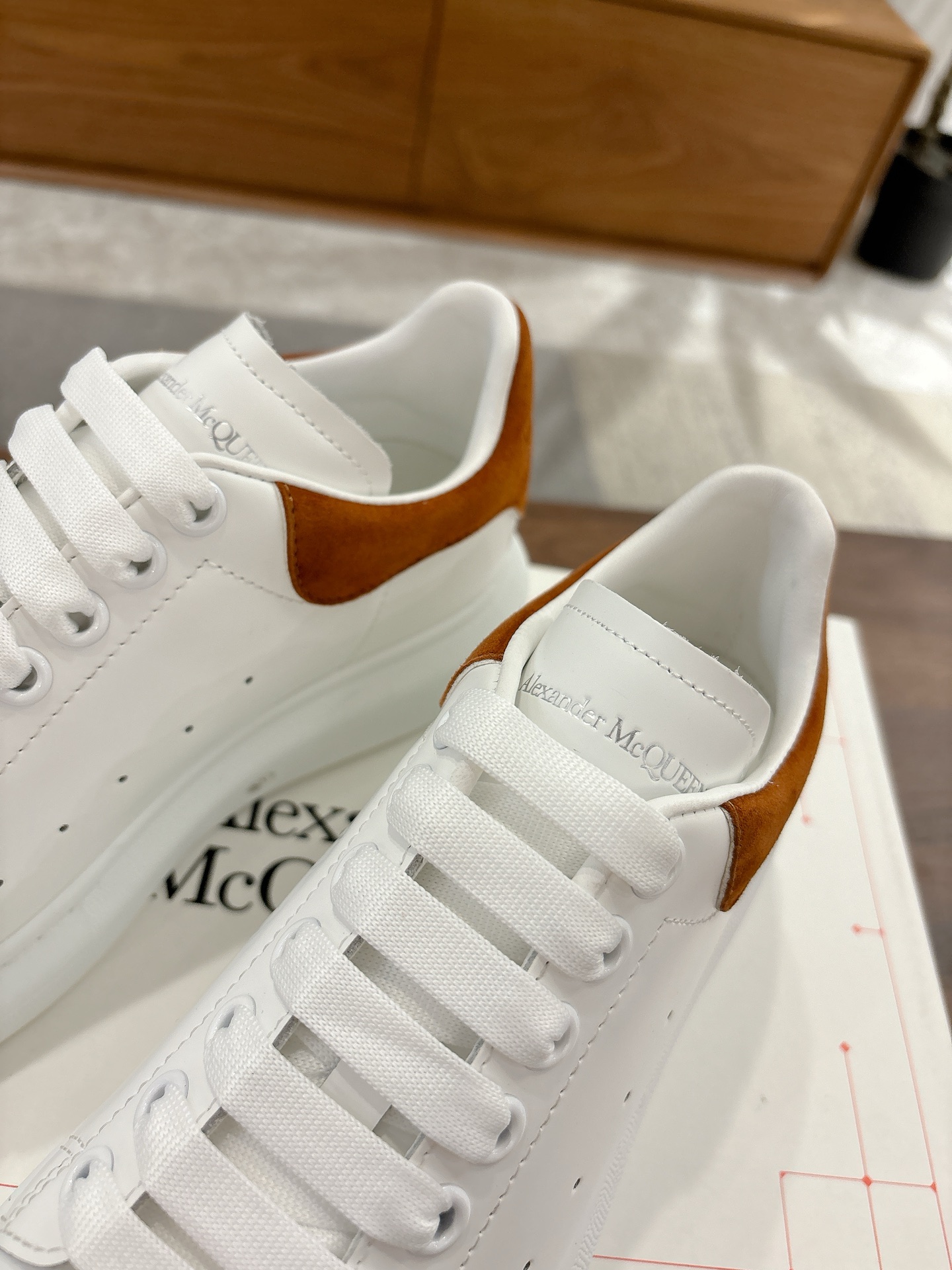 Alexander McQueen 麦昆 高品质 版 Alexander mcqueen / 明星 百搭小白鞋