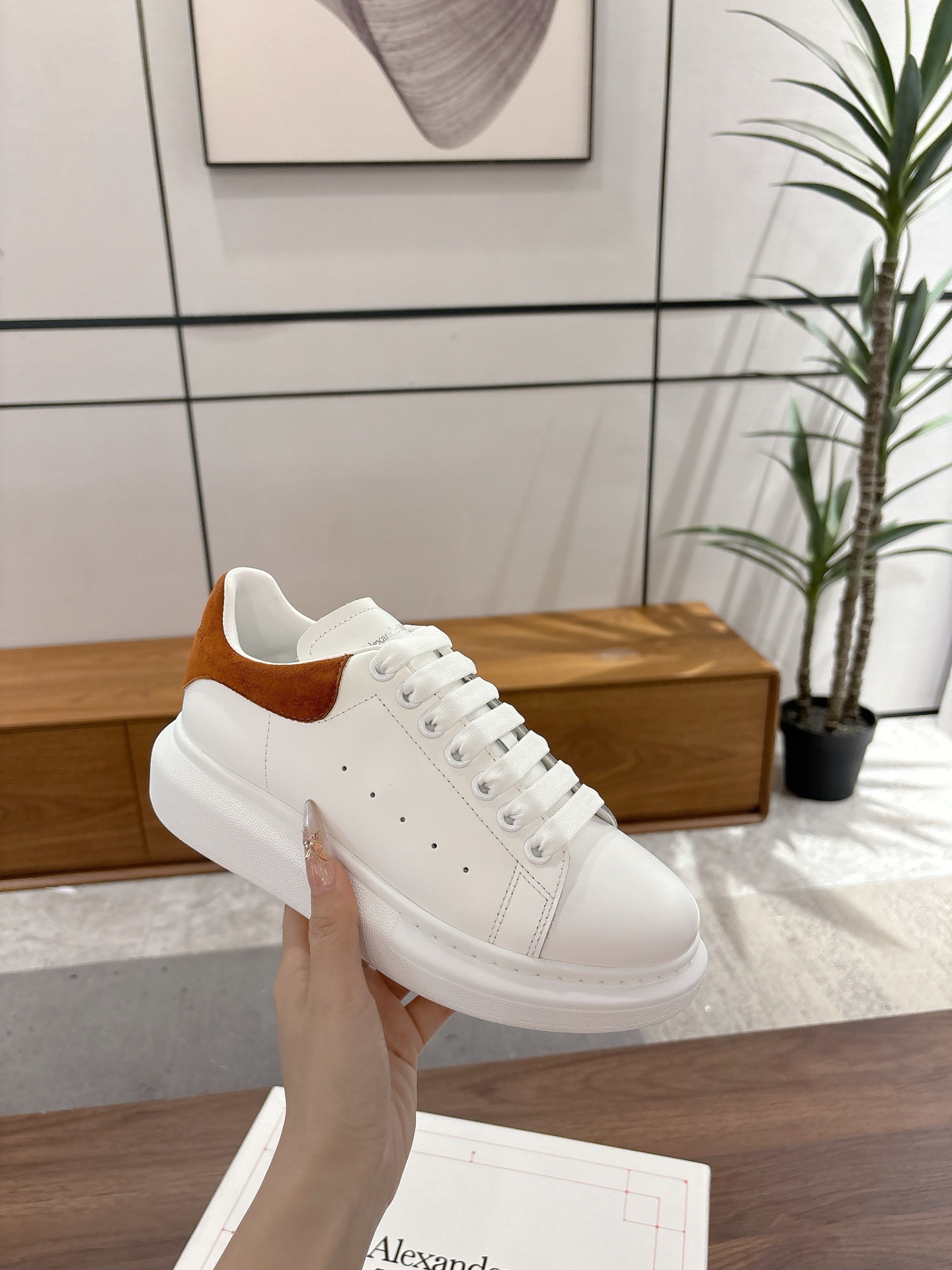 Alexander McQueen 麦昆 高品质 版 Alexander mcqueen / 明星 百搭小白鞋