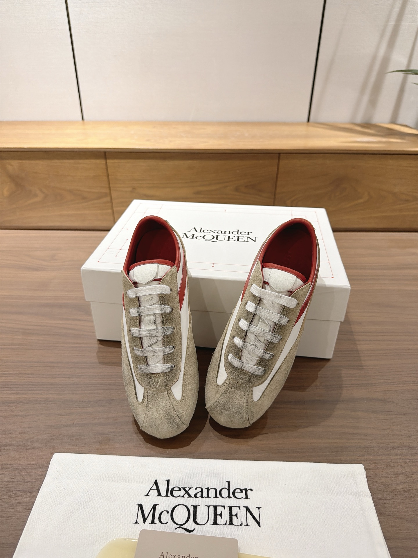 Alexander McQueen ALEXANDE＊ MCQUEEN