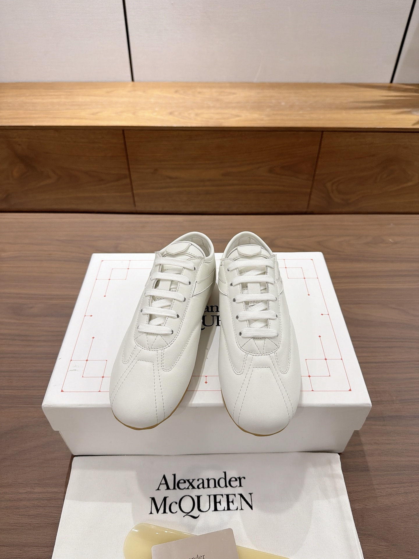 Alexander McQueen ALEXANDE＊ MCQUEEN