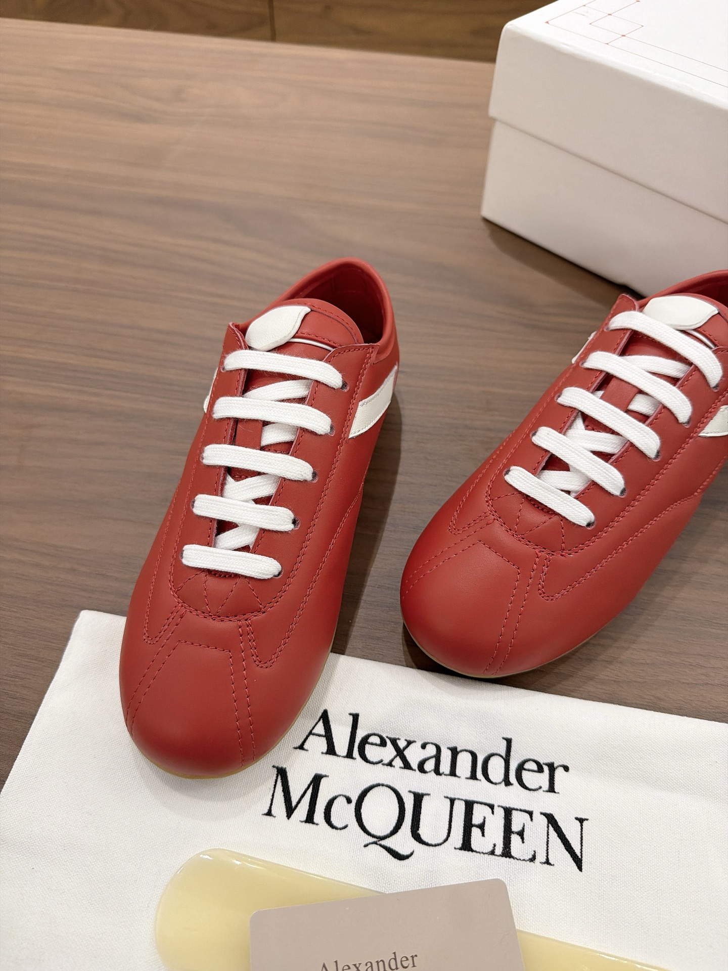 Alexander McQueen ALEXANDE＊ MCQUEEN