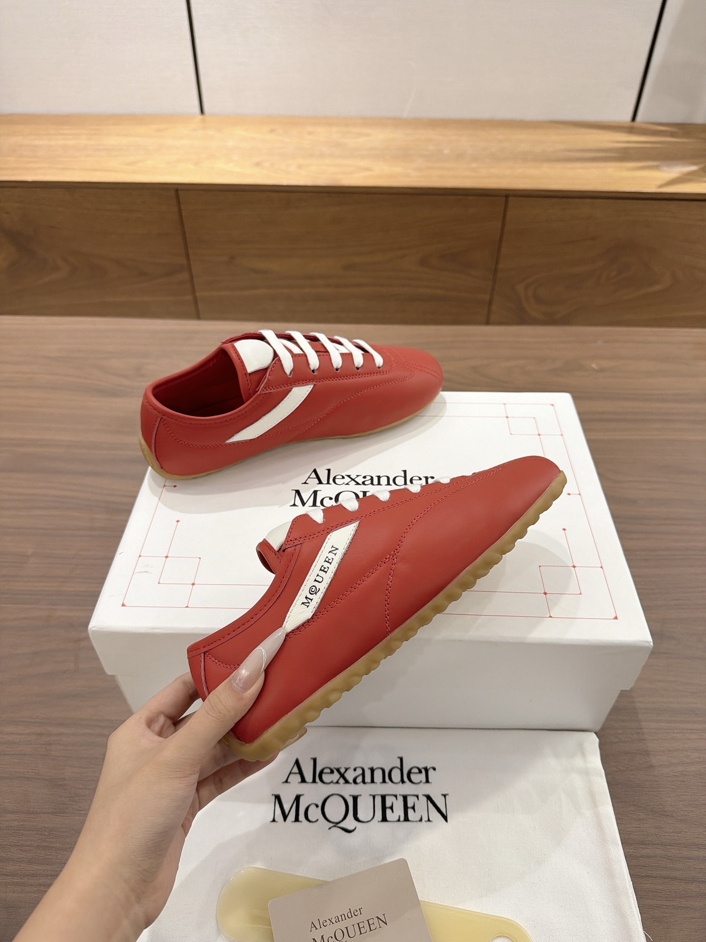 Alexander McQueen ALEXANDE＊ MCQUEEN