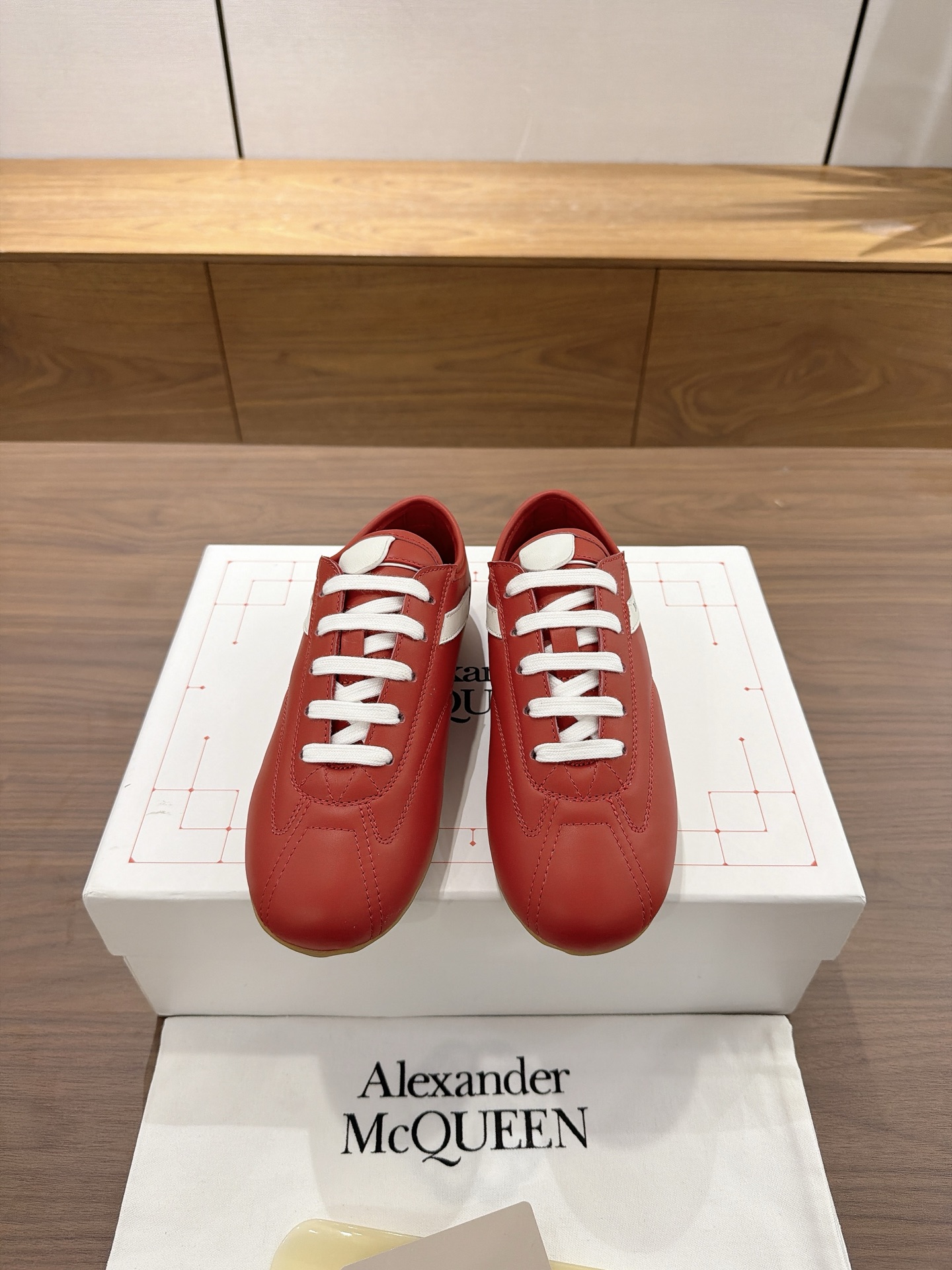Alexander McQueen ALEXANDE＊ MCQUEEN