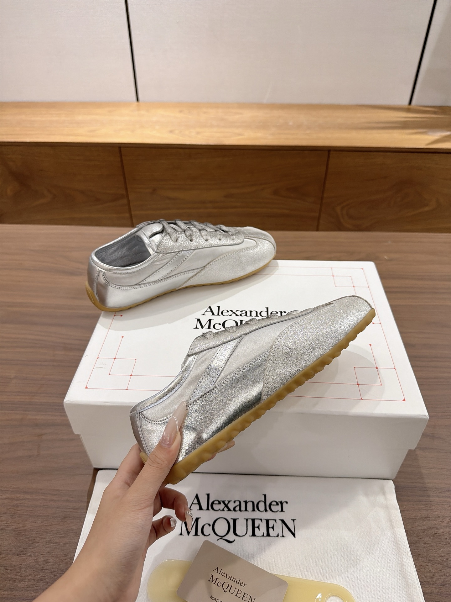 Alexander McQueen ALEXANDE＊ MCQUEEN