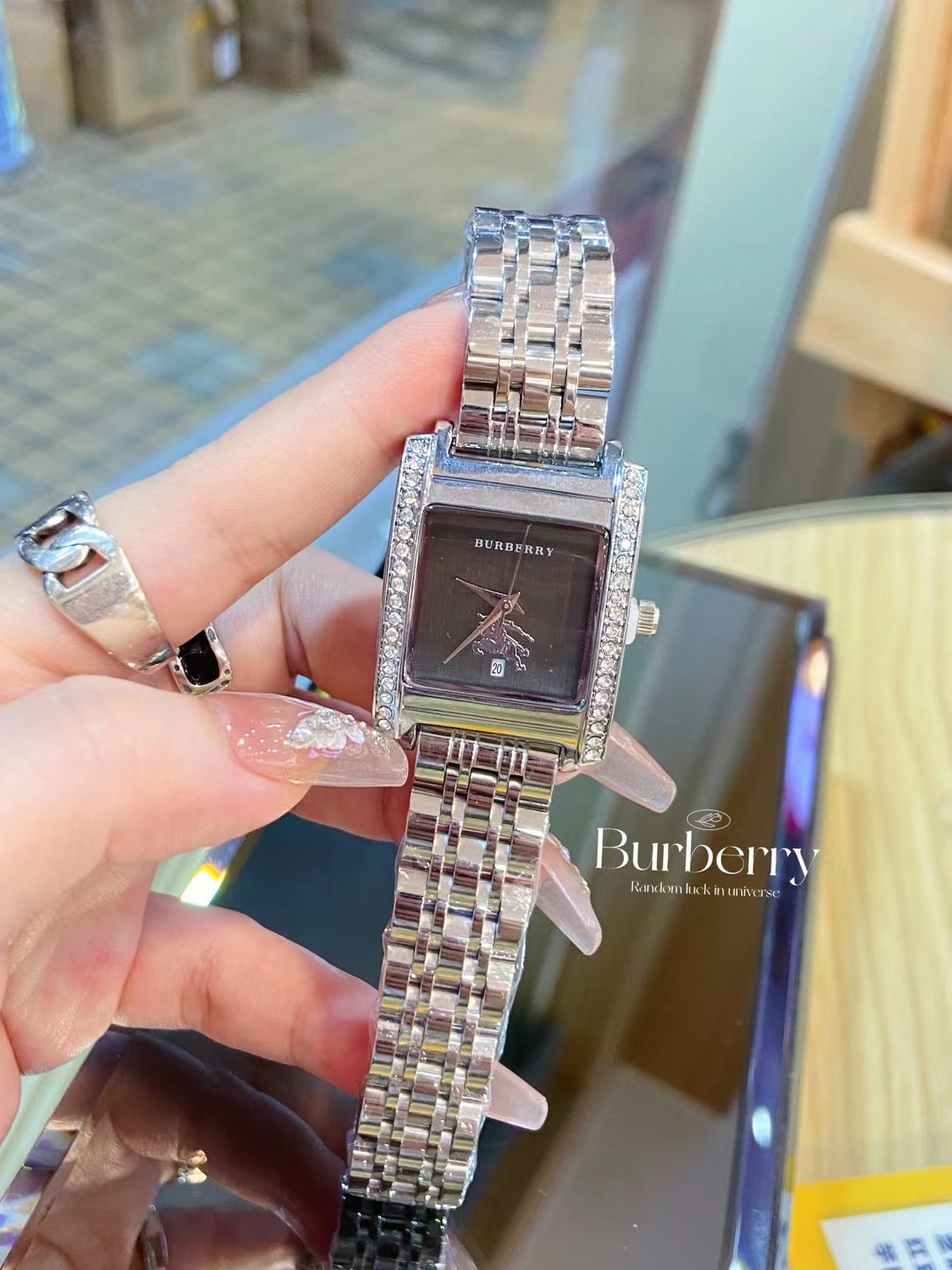 Exclusive Pablo Burberry Steel Belt Watch: Elevate Your Style with Quality and Elegance - 图片 3