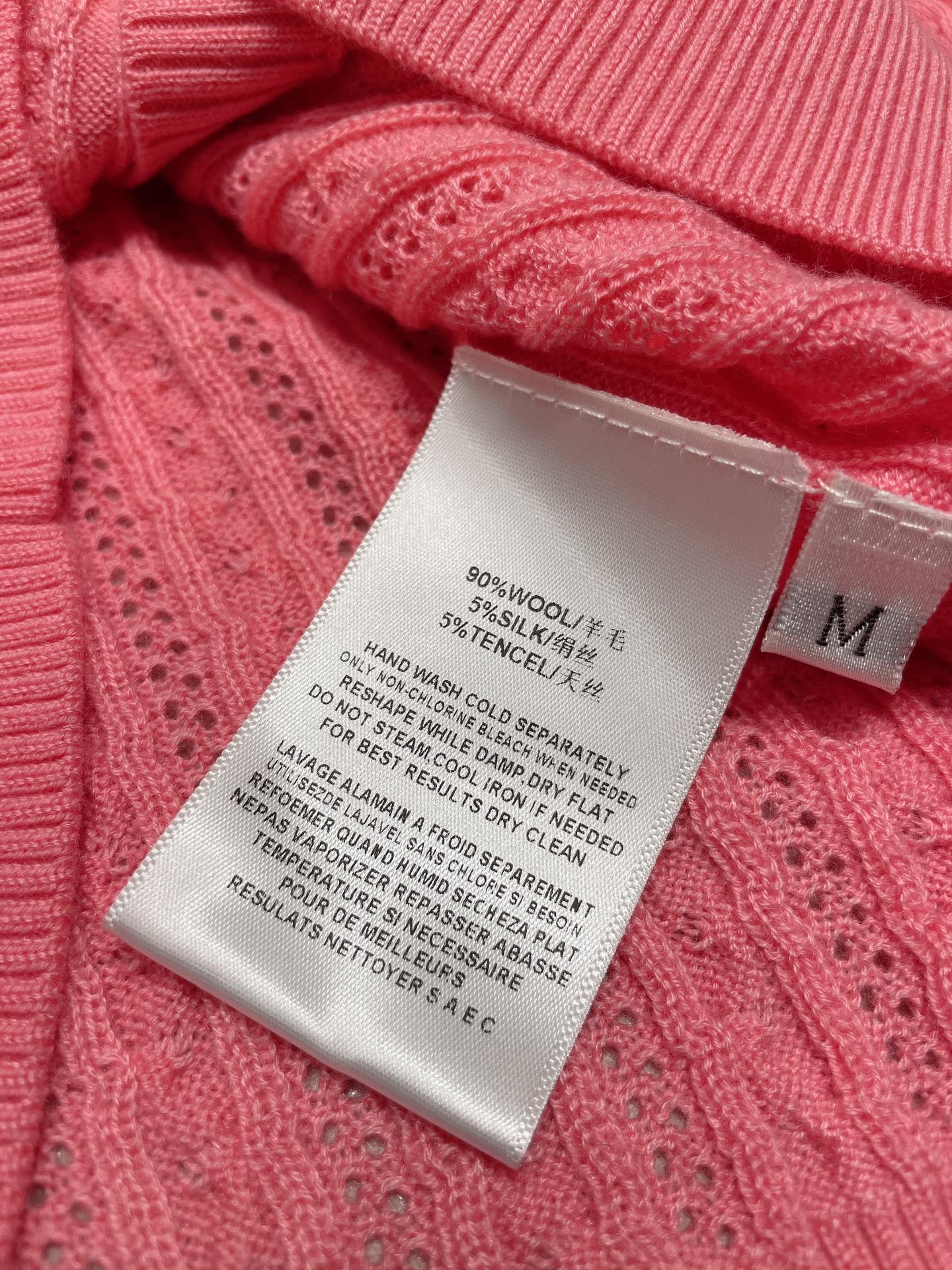 小鹿刺绣v领开衫超细腻绢丝羊毛面料白色桃粉色ML具体价格咨询客服