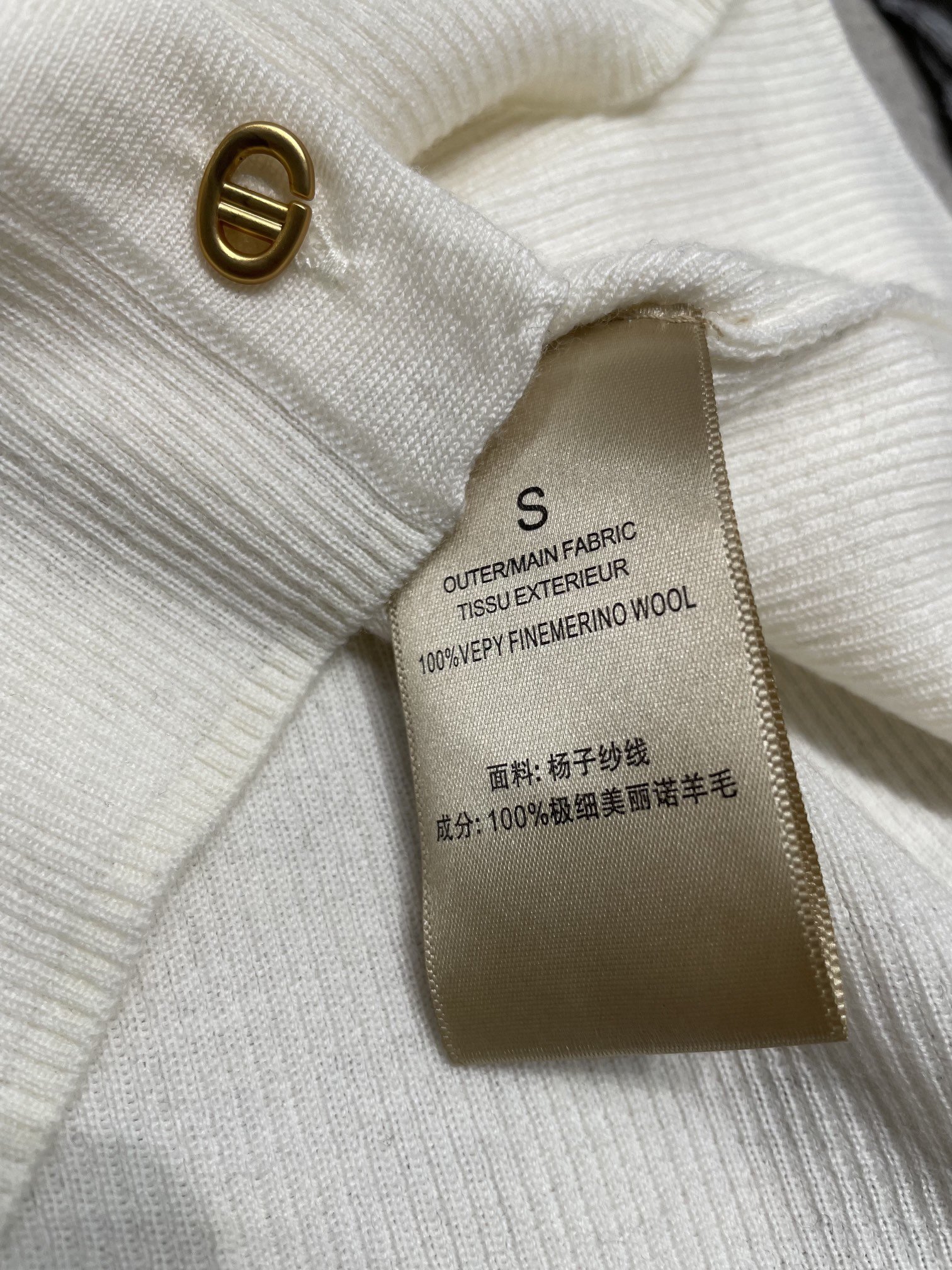纯色圆领开衫100%扬子羊毛舒适亲肤感百搭get多种穿法7️色SML具体价格咨询客服