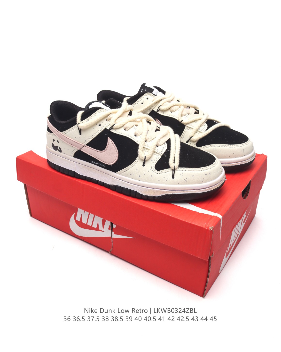 🈴💰190
耐克 Nike Dunk Low Retro 运动鞋复古解构绑带板鞋  双鞋带。作为 80 年代经典篮球鞋款，起初专为硬木球场打造，后来成为席卷街头的时尚标杆，现以经典细节和复古篮球风范再次归来。皮革与合成材质组合鞋面，经久耐穿，柔软非凡。泡绵中底，缔造轻盈回弹的缓震效果，橡胶外底搭配圆形支点设计，铸就非凡抓地力，尽显经典风范。从篮板到滑板，Nike Dunk 的影响力毋庸置疑。尽管 1985 年以篮球鞋形式亮相，但其平整而具有抓附力的鞋底闯入了滑板运动员的视野，堪称滑板鞋的理想之选。几十年来，Dunk 不断直击全球各地滑板手的灵魂，推出不计其数的配色方案，追求创造力和功能性兼得的理想境界，彰显亚文化风采。

类型：男女鞋
货号：DD1391
尺码:   36 36.5 37.5 38 38.5 39 40 40.5 41 42 42.5 43 44 45
编码：LKWB0324ZBL