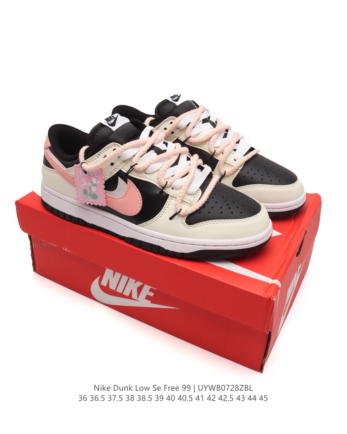 💰190
耐克 SB 系列 Nike Dunk Low SE Free. 99(GS) 复古休闲板鞋 复古vibe风芝加哥打孔解构绑带 双鞋带 低帮板鞋。采用天然皮革，经久耐穿，塑就如元年款 Dunk 般的复古质感。

类型：男女鞋
编码：DR9704
码数：36 36.5 37.5 38 38.5 39 40 40.5 41 42 42.5 43 44 45
编码：UYWB0728ZBL