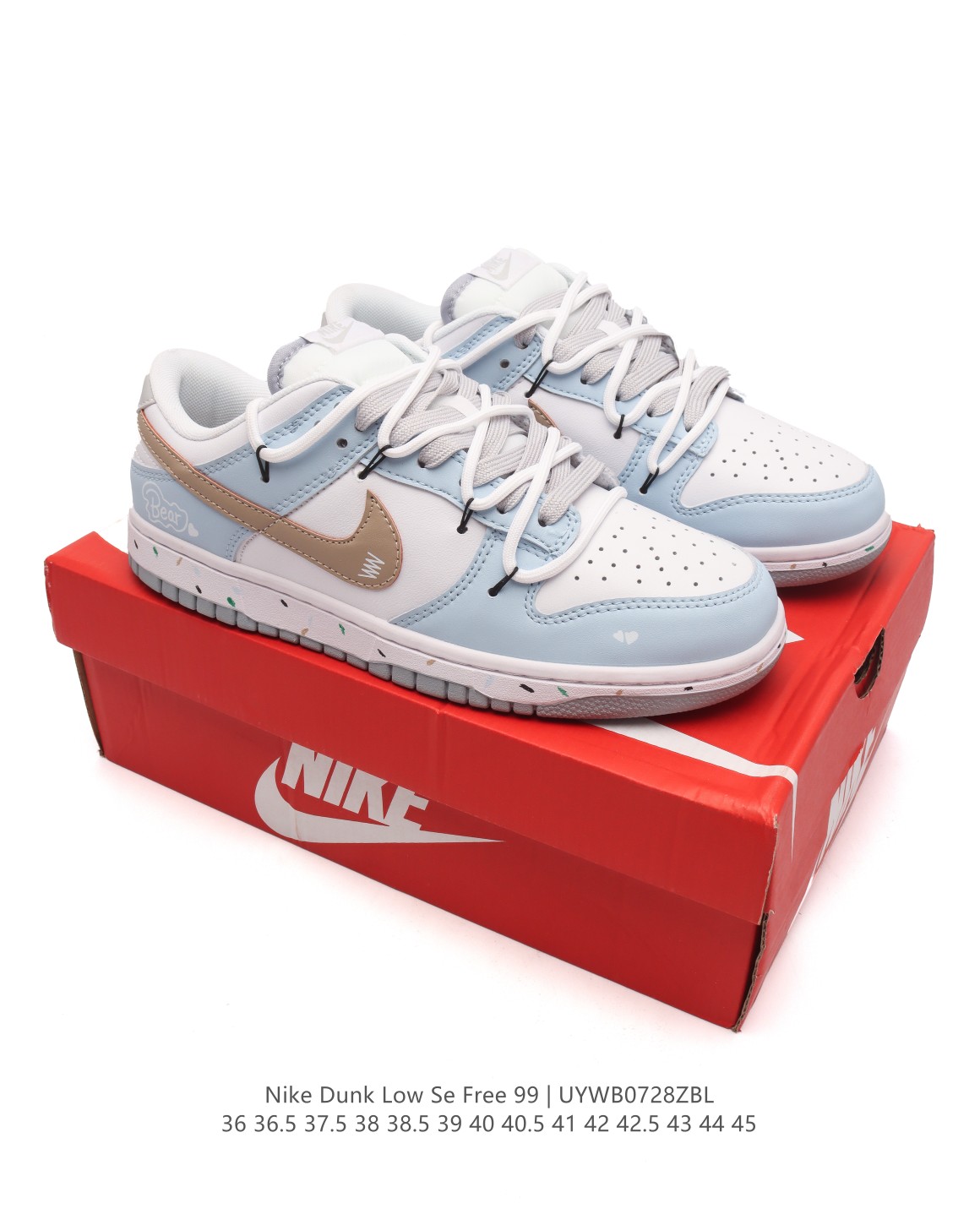 💰190
耐克 SB 系列 Nike Dunk Low SE Free. 99(GS) 复古休闲板鞋 复古vibe风芝加哥打孔解构绑带 双鞋带 低帮板鞋。采用天然皮革，经久耐穿，塑就如元年款 Dunk 般的复古质感。

类型：男女鞋
编码：DR9704
码数：36 36.5 37.5 38 38.5 39 40 40.5 41 42 42.5 43 44 45
编码：UYWB0728ZBL