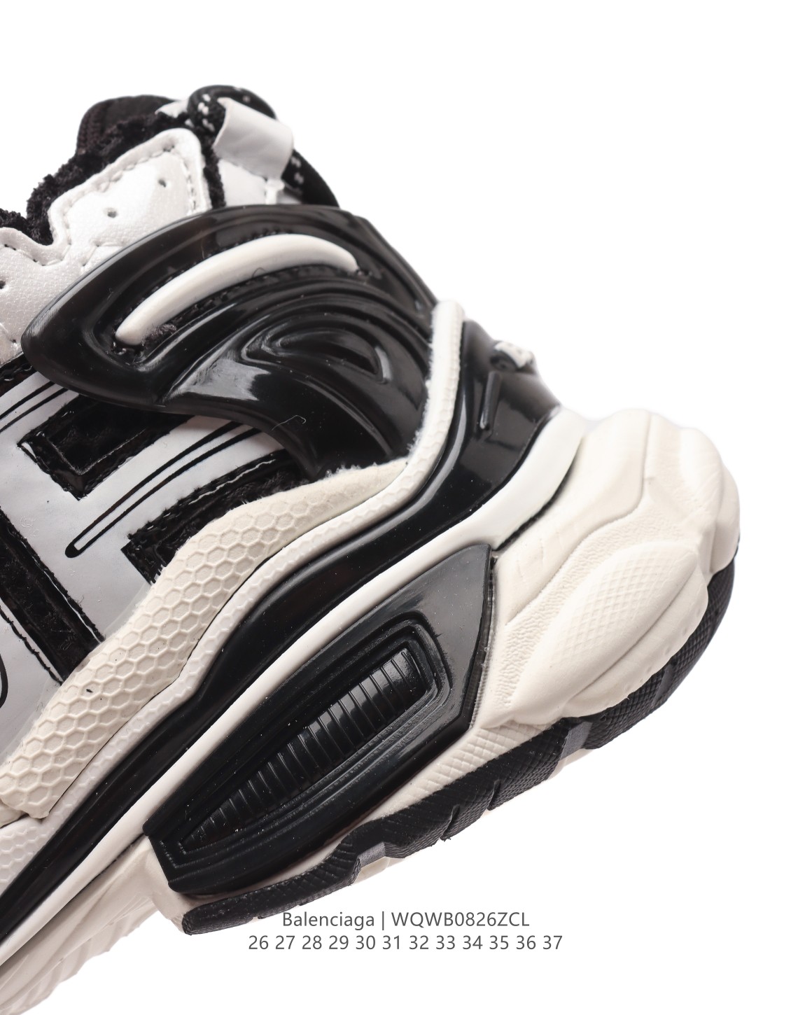 图片[8]-【童鞋新款BALENCIAGA 巴黎世家-Runner 7.0 儿童运动跑步鞋。通过溢胶、做旧、缝线等细节，展示了设计师 Demna 的运动鞋风格，用一双「旧鞋」传递复古感，后侧板、翘起的鞋头，则展示了 Demna 在结构上的未来构想；原装大盒从里到外一切百分百还原官方配置。 尺码：26-37-选品中心