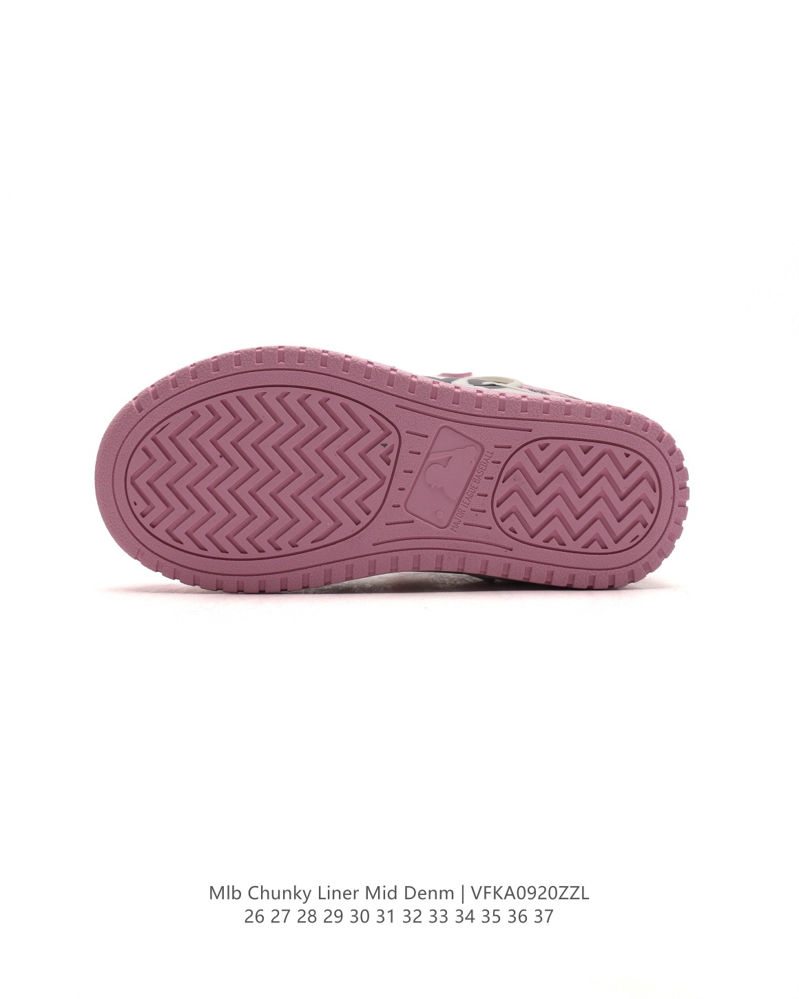 图片[6]-【童鞋MLB Chunky Liner Basic 人气单品学长鞋系列轻量增高厚底百搭休闲儿童运动板鞋 魔术贴 男女轻便胶鞋 高级街头休閒品牌鞋。MLB CHUNKY LINER 学长鞋是从击球手打出的酷炫直击球中获得灵感,在原有鞋面的帆布材质上,加入了反光滚边细节线,并延续高帮与低帮两种鞋型,为各路潮流选手开辟全新“少年感”动线。除了复古style,也不乏这种颜色清新一些的款式,干干净净的少年感呼之欲出。 类型：儿童鞋 款号：7ASXJA3N (GC) 尺码：26-37-选品中心