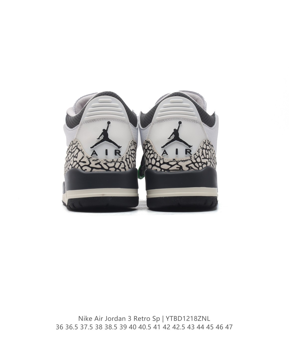 💰240
【公司级】耐克 乔丹 AJ3 耐克 Nike Air Jordan 3 Retro SE 乔3 复刻篮球鞋 乔丹3代 三代 男女子运动鞋，作为 AJ 系列中广受认可的运动鞋之一，搭载与 2068 元年款类似的轻盈可视缓震配置。经典细节和材料，纪念成就不凡的传奇鞋款。鞋面采用织物、皮革与合成材质组合设计，经久耐穿，营造出众结构化支撑，后跟搭载 Nike Air 缓震配置，缔造轻盈回弹的舒适脚感，橡胶外底提供强劲抓地力，可驾驭多种地面。

类型：男女鞋
货号：CT8532
码数：36-47含半码
编码：YTBD1218ZNL