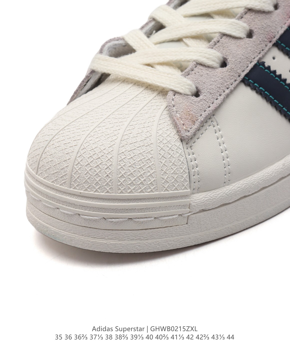 💰160
阿迪达斯 ADIDAS SUPERSTAR 三叶草☘️经典贝壳头系列 新款休闲板鞋潮流男女士运动鞋 。鞋面柔软皮革材质 标志性的贝壳鞋头,锯齿三条纹,简约的线条。就连版型和比例,都在向1982年的鞋款致敬。可谓“形神兼备”的复刻。无论在哪,无论去哪,你或许都需要这样一双既舒适又时尚的鞋。1970年问世于篮球场的adidas Superstar,集舒适与时尚于一身。这款经典鞋,缀低调图案,灵感源自公共交通地图。设计简约,旨在伴你出行。心动不如行动,系好鞋带,出发吧。
货号:ID1139
码数:35-44含半码
编码:GHWB0215