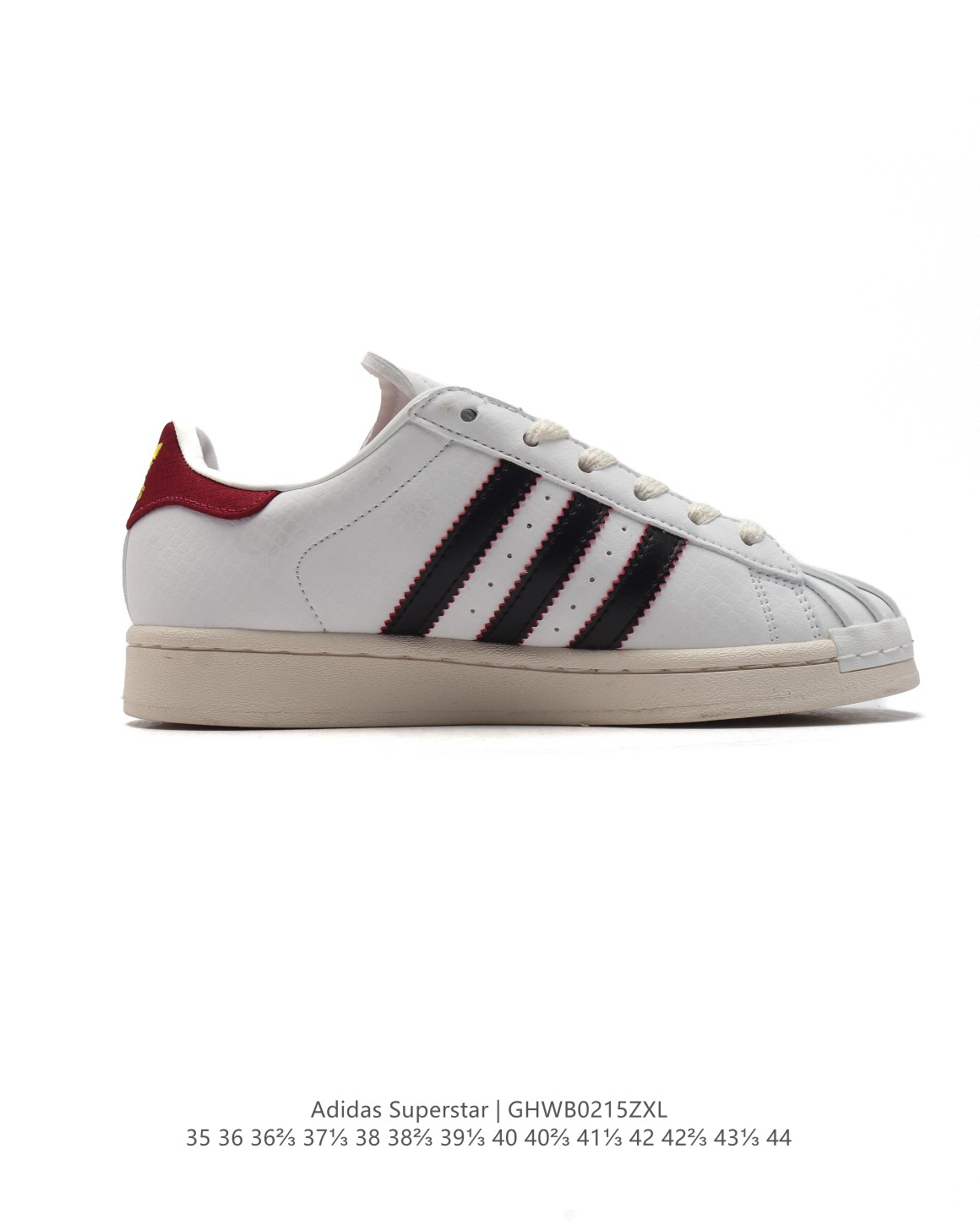 💰160
阿迪达斯 ADIDAS SUPERSTAR 三叶草☘️经典贝壳头系列 新款休闲板鞋潮流男女士运动鞋 。鞋面柔软皮革材质 标志性的贝壳鞋头,锯齿三条纹,简约的线条。就连版型和比例,都在向1982年的鞋款致敬。可谓“形神兼备”的复刻。无论在哪,无论去哪,你或许都需要这样一双既舒适又时尚的鞋。1970年问世于篮球场的adidas Superstar,集舒适与时尚于一身。这款经典鞋,缀低调图案,灵感源自公共交通地图。设计简约,旨在伴你出行。心动不如行动,系好鞋带,出发吧。
货号:ID1139
码数:35-44含半码
编码:GHWB0215