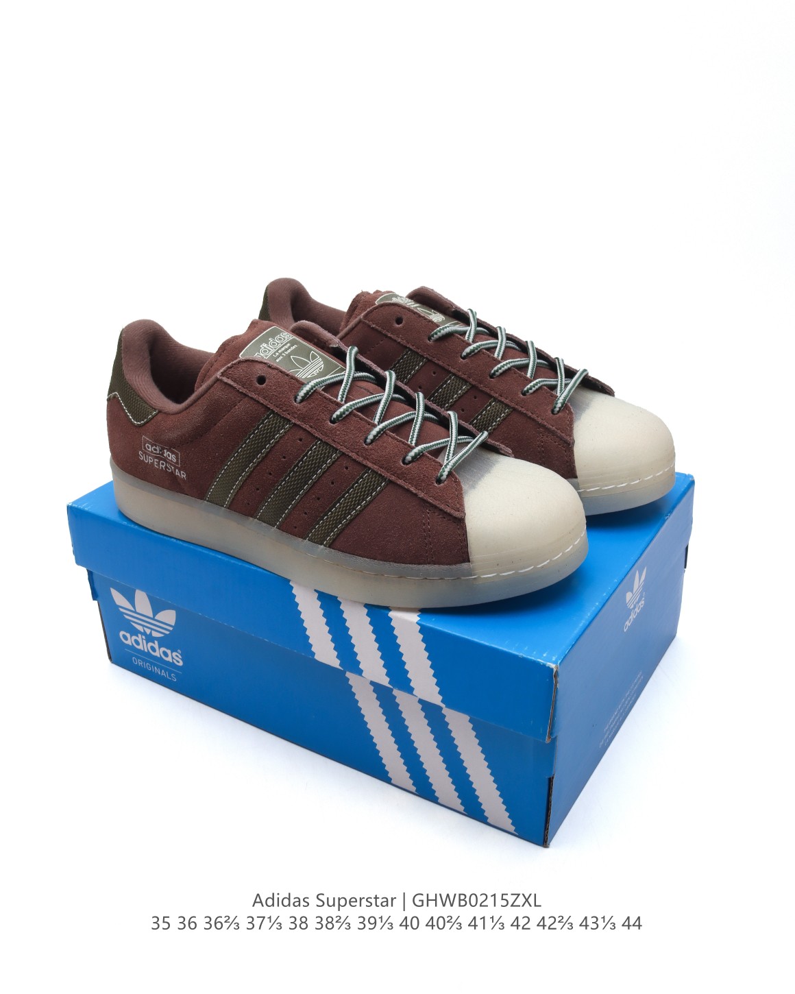 💰160
阿迪达斯 ADIDAS SUPERSTAR 三叶草☘️经典贝壳头系列 新款休闲板鞋潮流男女士运动鞋 。鞋面柔软皮革材质 标志性的贝壳鞋头,锯齿三条纹,简约的线条。就连版型和比例,都在向1982年的鞋款致敬。可谓“形神兼备”的复刻。无论在哪,无论去哪,你或许都需要这样一双既舒适又时尚的鞋。1970年问世于篮球场的adidas Superstar,集舒适与时尚于一身。这款经典鞋,缀低调图案,灵感源自公共交通地图。设计简约,旨在伴你出行。心动不如行动,系好鞋带,出发吧。
货号:ID1139
码数:35-44含半码
编码:GHWB0215