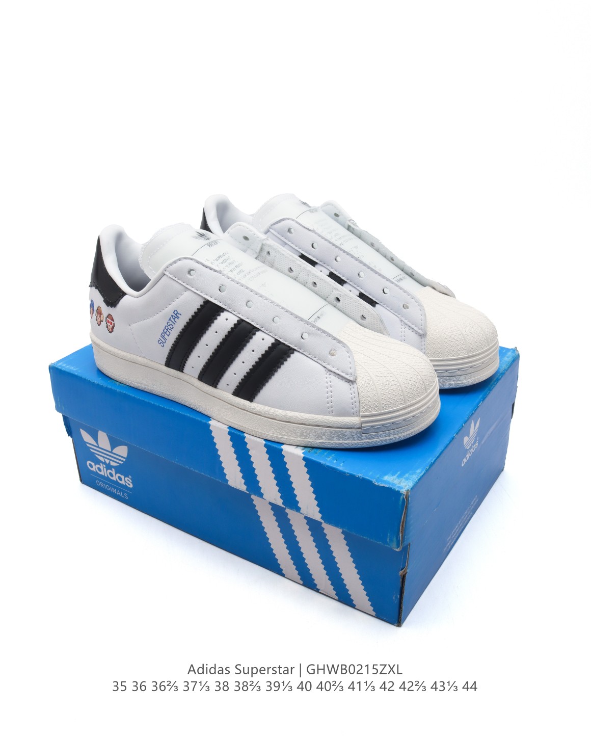 🈴💰160
阿迪达斯 ADIDAS SUPERSTAR 三叶草☘️经典贝壳头系列 新款休闲板鞋潮流男女士运动鞋 。鞋面柔软皮革材质 标志性的贝壳鞋头,锯齿三条纹,简约的线条。就连版型和比例,都在向1982年的鞋款致敬。可谓“形神兼备”的复刻。无论在哪,无论去哪,你或许都需要这样一双既舒适又时尚的鞋。1970年问世于篮球场的adidas Superstar,集舒适与时尚于一身。这款经典鞋,缀低调图案,灵感源自公共交通地图。设计简约,旨在伴你出行。心动不如行动,系好鞋带,出发吧。
货号:ID1139
码数:35-44含半码
编码:GHWB0215