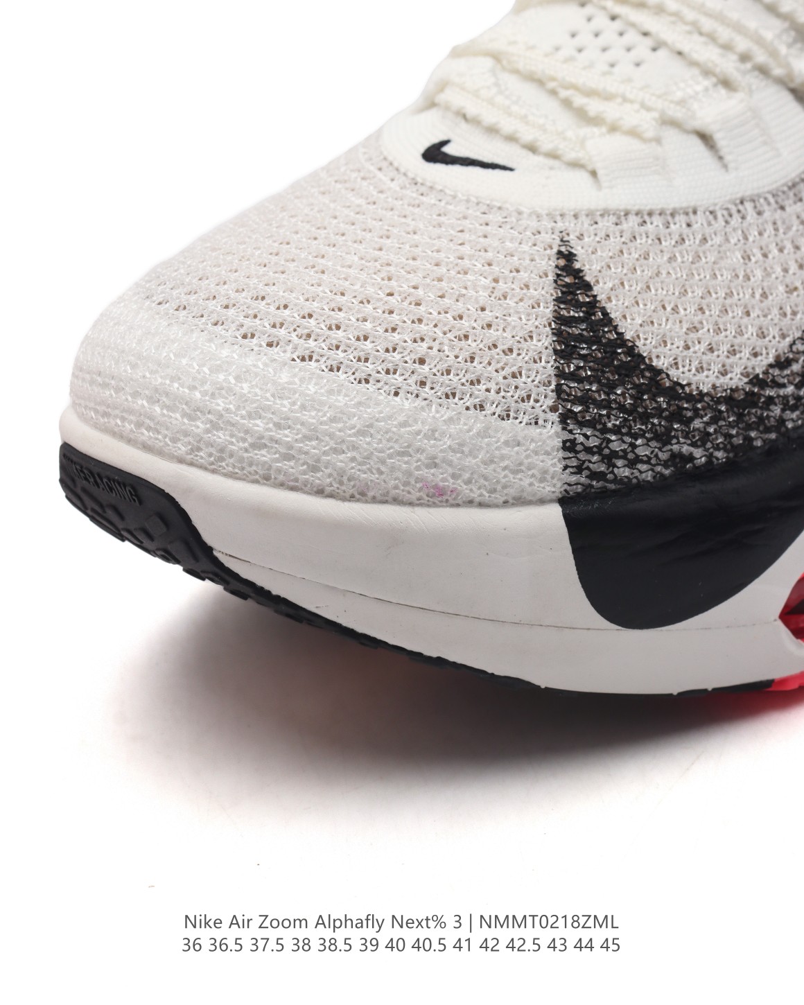 💰210
公司级 耐克 Nike Air Zoom Alphafly NEXT% 3代 马拉松三代 原标原盒真碳纤维 真Zoom X 气垫‼正确版型！鞋面采用更轻质更透气的 Atomknit 材质打造 外侧的大歪勾和前低后高的鞋帮都带来更强的速度感！鞋底前掌加入两块 Zoom 气垫，搭配 ZoomX 带来更加强烈的回弹性。空气动力学造型则依然保留。前掌采用镂空设计，让鞋底的碳板配置得以可视化 造型更具未来感。

类型：男女鞋
货号：FD8311-103
码数：36 36.5 37.5 38 38.5 39 40 40.5 41 42 42.5 43 44 45
编码：NMMT0218ZML