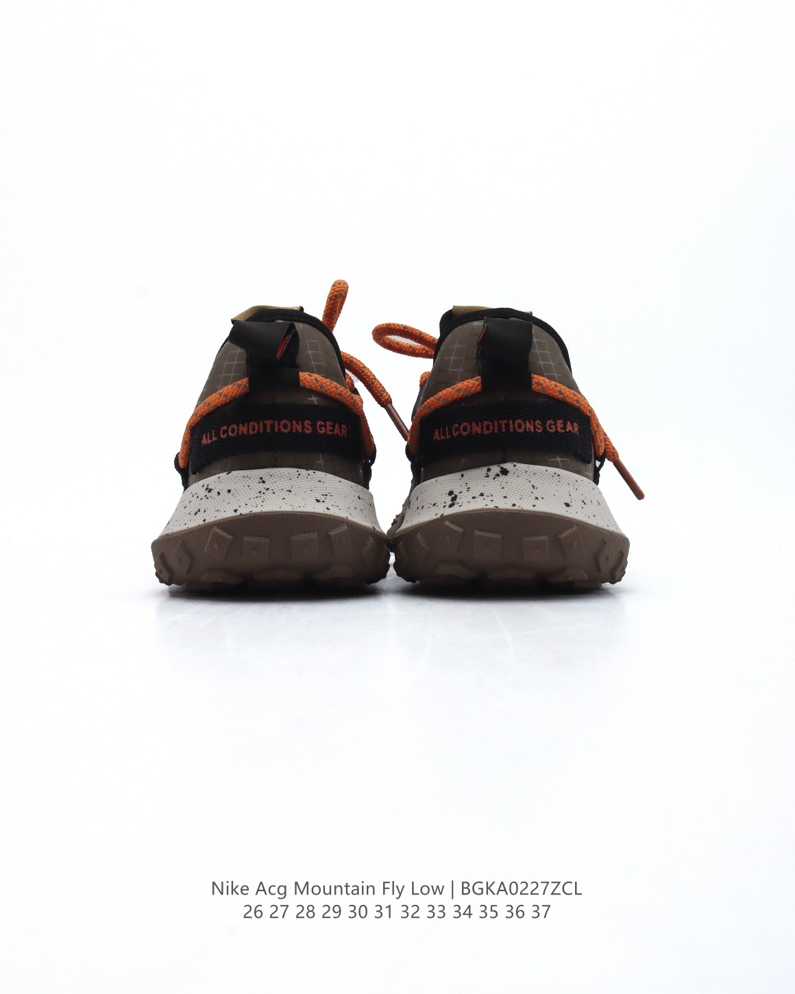 图片[5]-【童鞋】耐克 儿童运动鞋 Nike ACG Mountain Fly Low GTX SE 男女童运动鞋户外登山徒步鞋，采用匠心设计，打造耐穿迅疾风格，让你在沙漠、峡谷和深山中探险时也能像在城市一般轻松自在，从容应对多种挑战。鞋面采用 GORE-TEX 材料，质地轻盈、耐穿拒水，结合易于抽拉的系带系统，带来个性化穿着体验。粘性橡胶外底铸就适合攀岩的出众抓地力，柔软的 React 泡绵中底缔造非凡舒适感受，无论你是在城市健行，还是在野外攀岩，都能从容应对。   尺码：26-37-选品中心