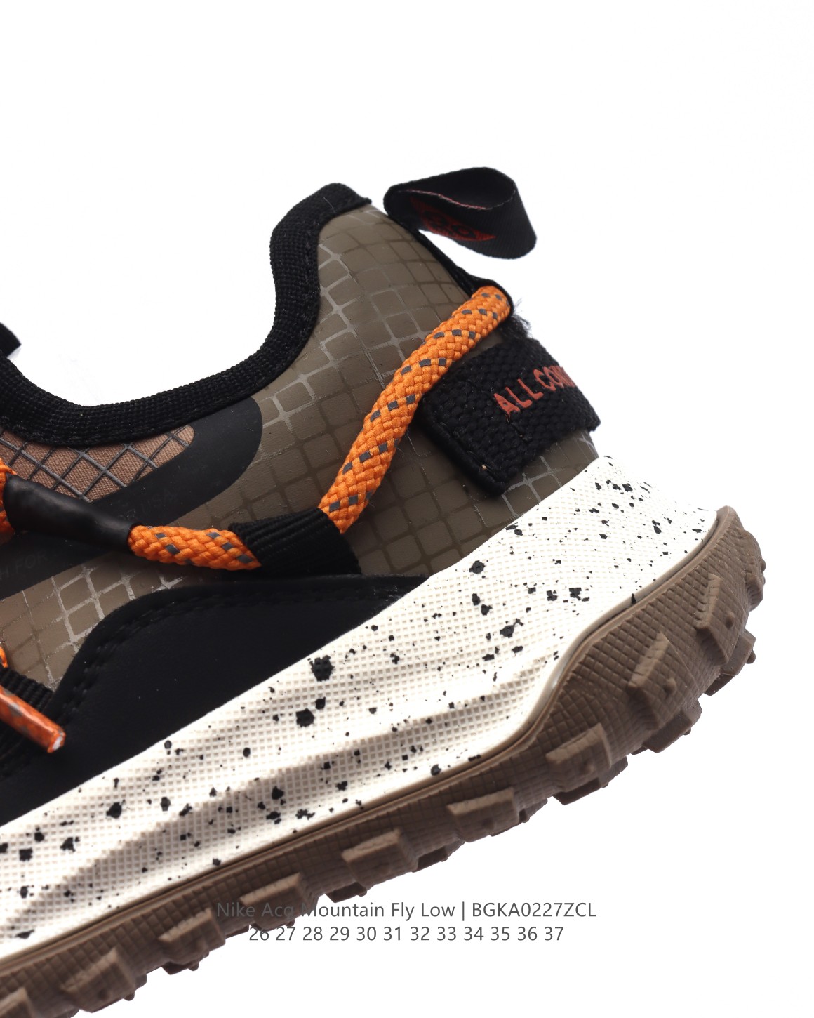 图片[8]-【童鞋】耐克 儿童运动鞋 Nike ACG Mountain Fly Low GTX SE 男女童运动鞋户外登山徒步鞋，采用匠心设计，打造耐穿迅疾风格，让你在沙漠、峡谷和深山中探险时也能像在城市一般轻松自在，从容应对多种挑战。鞋面采用 GORE-TEX 材料，质地轻盈、耐穿拒水，结合易于抽拉的系带系统，带来个性化穿着体验。粘性橡胶外底铸就适合攀岩的出众抓地力，柔软的 React 泡绵中底缔造非凡舒适感受，无论你是在城市健行，还是在野外攀岩，都能从容应对。   尺码：26-37-选品中心