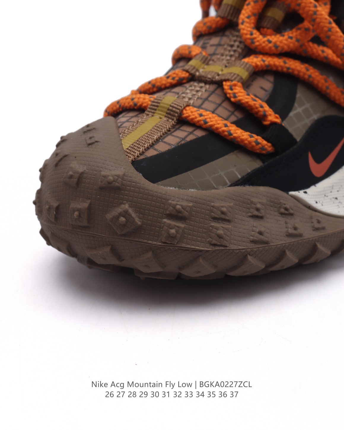 图片[7]-【童鞋】耐克 儿童运动鞋 Nike ACG Mountain Fly Low GTX SE 男女童运动鞋户外登山徒步鞋，采用匠心设计，打造耐穿迅疾风格，让你在沙漠、峡谷和深山中探险时也能像在城市一般轻松自在，从容应对多种挑战。鞋面采用 GORE-TEX 材料，质地轻盈、耐穿拒水，结合易于抽拉的系带系统，带来个性化穿着体验。粘性橡胶外底铸就适合攀岩的出众抓地力，柔软的 React 泡绵中底缔造非凡舒适感受，无论你是在城市健行，还是在野外攀岩，都能从容应对。   尺码：26-37-选品中心