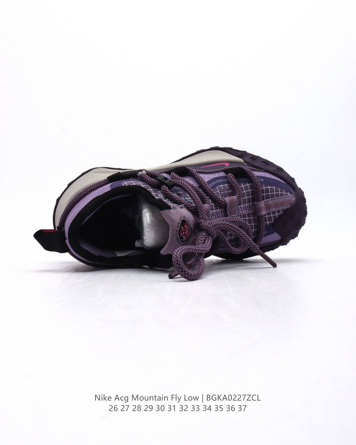 图片[4]-【童鞋】耐克 儿童运动鞋 Nike ACG Mountain Fly Low GTX SE 男女童运动鞋户外登山徒步鞋，采用匠心设计，打造耐穿迅疾风格，让你在沙漠、峡谷和深山中探险时也能像在城市一般轻松自在，从容应对多种挑战。鞋面采用 GORE-TEX 材料，质地轻盈、耐穿拒水，结合易于抽拉的系带系统，带来个性化穿着体验。粘性橡胶外底铸就适合攀岩的出众抓地力，柔软的 React 泡绵中底缔造非凡舒适感受，无论你是在城市健行，还是在野外攀岩，都能从容应对。   尺码：26-37-选品中心