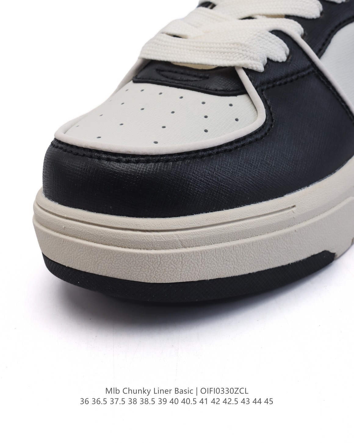  💰230
MLB Chunky Liner MID人气单品学长鞋系列轻量增高厚底百搭休闲运动板鞋轻便胶鞋 高级街头休閒品牌鞋。MLB CHUNKY LINER 学长鞋是从击球手打出的酷炫直击球中获得灵感,在原有鞋面的再生皮革上,加入了反光滚边细节线,并延续高帮与低帮两种鞋型,为各路潮流选手开辟全新“少年感”动线。除了复古style,也不乏这种颜色清新一些的款式,干干净净的少年感呼之欲出。

款号：3ASXCMN4N (GP108)
码数：36-45含半码
编码：OIFI0330ZCL