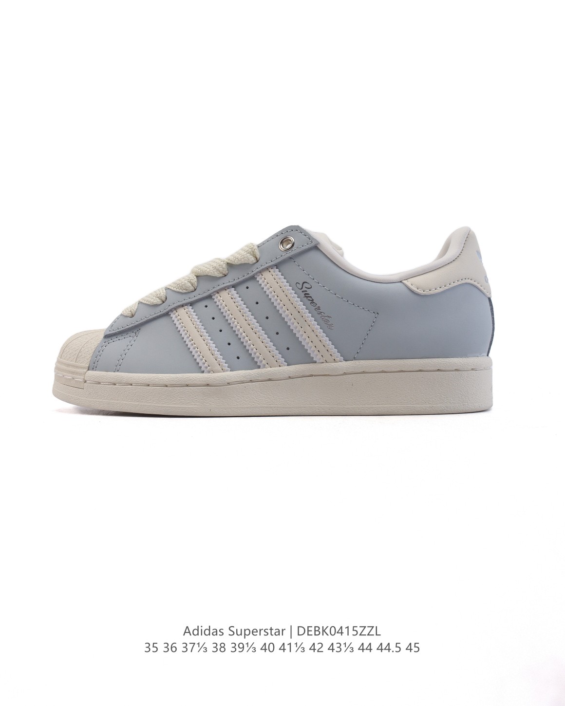 💰180
阿迪达斯 ADIDAS SUPERSTAR 三叶草☘️经典贝壳头系列 新款休闲板鞋潮流男女士运动鞋。鞋面柔软皮革材质 标志性的贝壳鞋头,锯齿三条纹,简约的线条。就连版型和比例,都在向1982年的鞋款致敬。可谓“形神兼备”的复刻。无论在哪,无论去哪,你或许都需要这样一双既舒适又时尚的鞋。1970年问世于篮球场的adidas Superstar,集舒适与时尚于一身。这款经典鞋,缀低调图案,灵感源自公共交通地图。设计简约,旨在伴你出行。心动不如行动,系好鞋带,出发吧。
货号:HD2204
码数:35-45
编码:DEBK0415ZZL