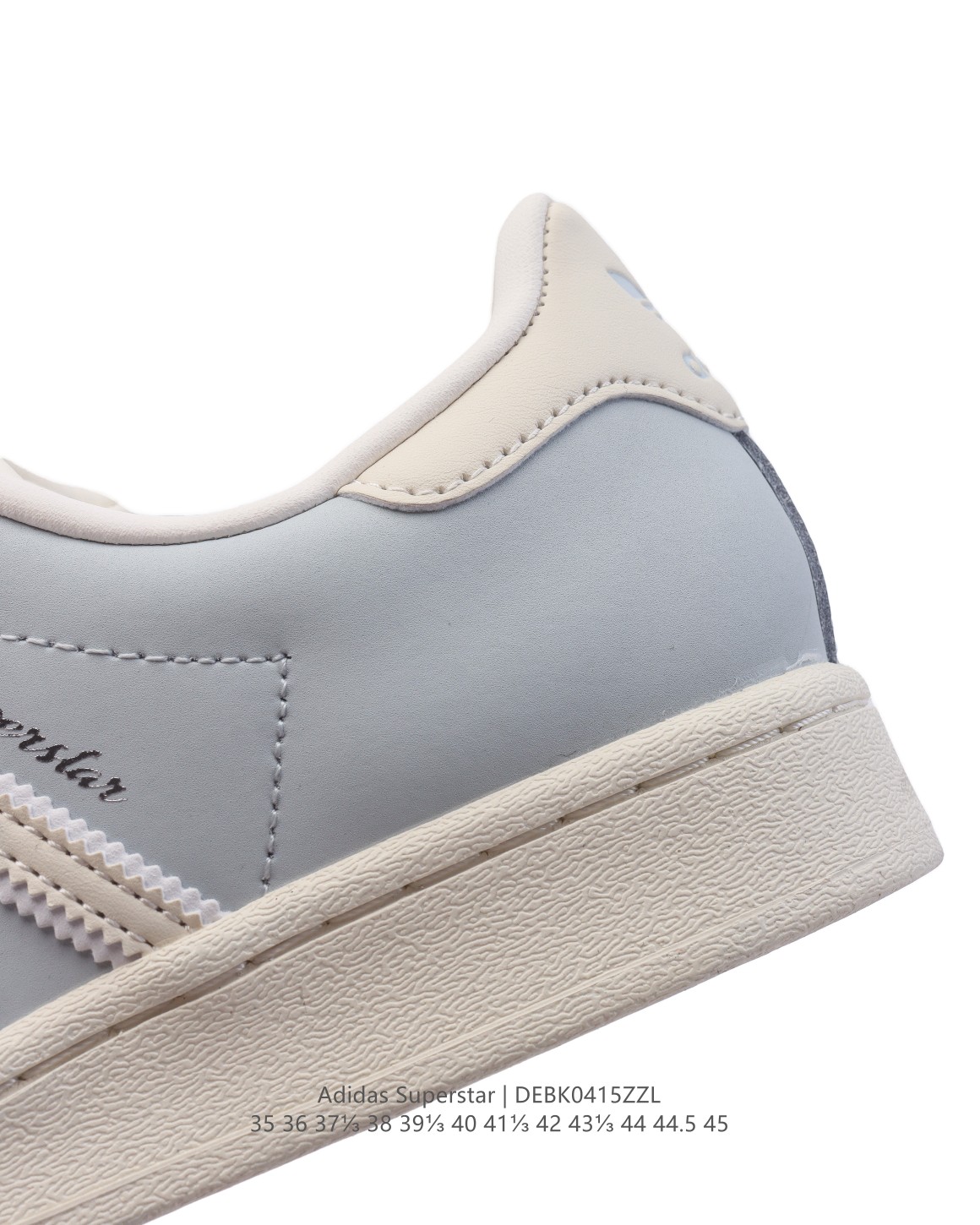 💰180
阿迪达斯 ADIDAS SUPERSTAR 三叶草☘️经典贝壳头系列 新款休闲板鞋潮流男女士运动鞋。鞋面柔软皮革材质 标志性的贝壳鞋头,锯齿三条纹,简约的线条。就连版型和比例,都在向1982年的鞋款致敬。可谓“形神兼备”的复刻。无论在哪,无论去哪,你或许都需要这样一双既舒适又时尚的鞋。1970年问世于篮球场的adidas Superstar,集舒适与时尚于一身。这款经典鞋,缀低调图案,灵感源自公共交通地图。设计简约,旨在伴你出行。心动不如行动,系好鞋带,出发吧。
货号:HD2204
码数:35-45
编码:DEBK0415ZZL