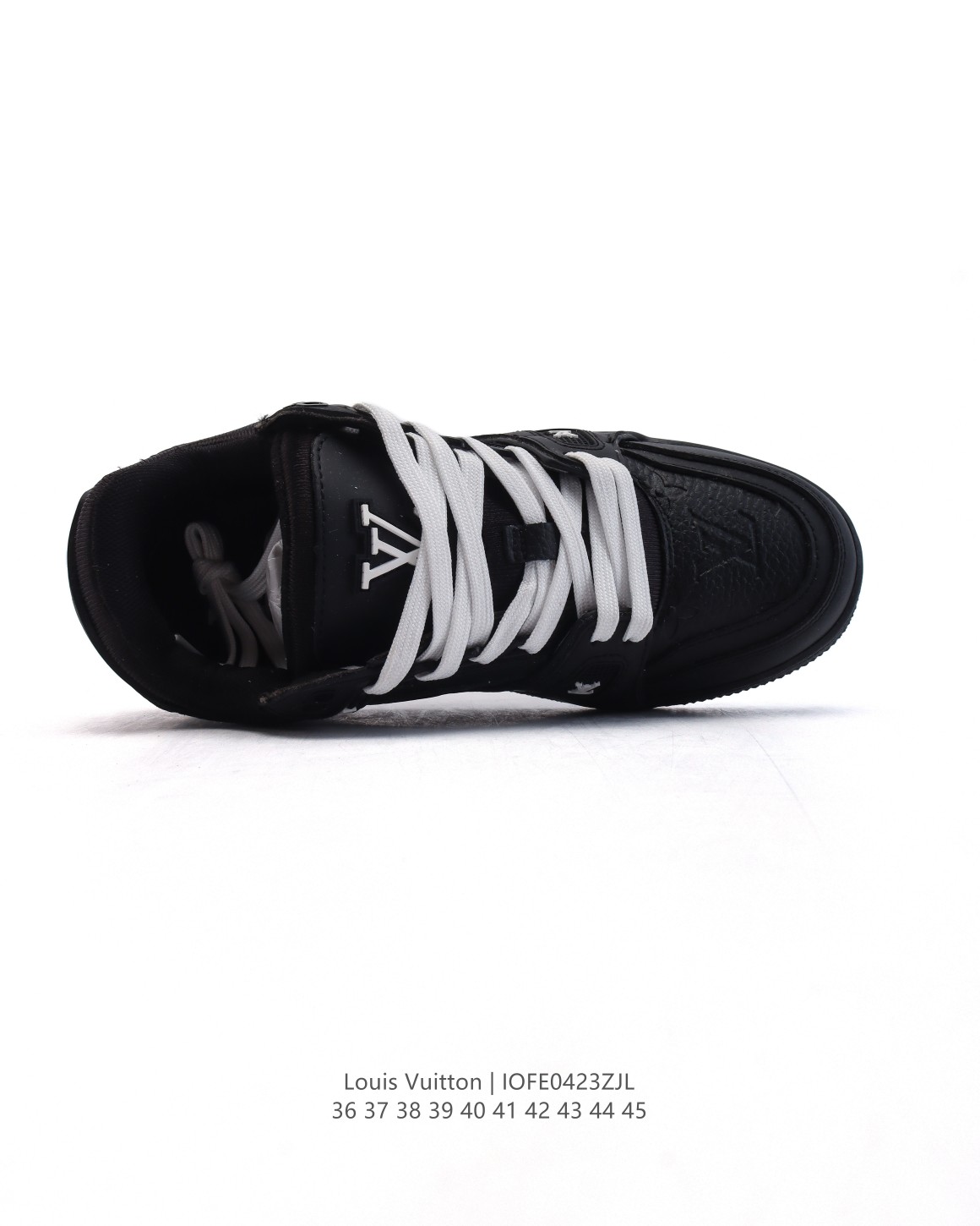 💰220
【公司级】路易威登 Louis Vuitton LV路易威登板鞋 2025年新款 蛇纹饰面 时尚运动鞋潮厚底增高男鞋。舒适防滑底和百搭性霸屏整个时尚娱乐圈，细节调整完美主义！采用柔软皮革拼接鞋面，独家开模大底， 侧边采用3D打印标志性Logo 尽显贵族时尚气息，配带正品全套包装。全新LV路易威登Louis vuitton Trainer Sneaker Low 休闲运动文化百搭板鞋。 

尺码：36-45
编码：IOFE0423ZJL