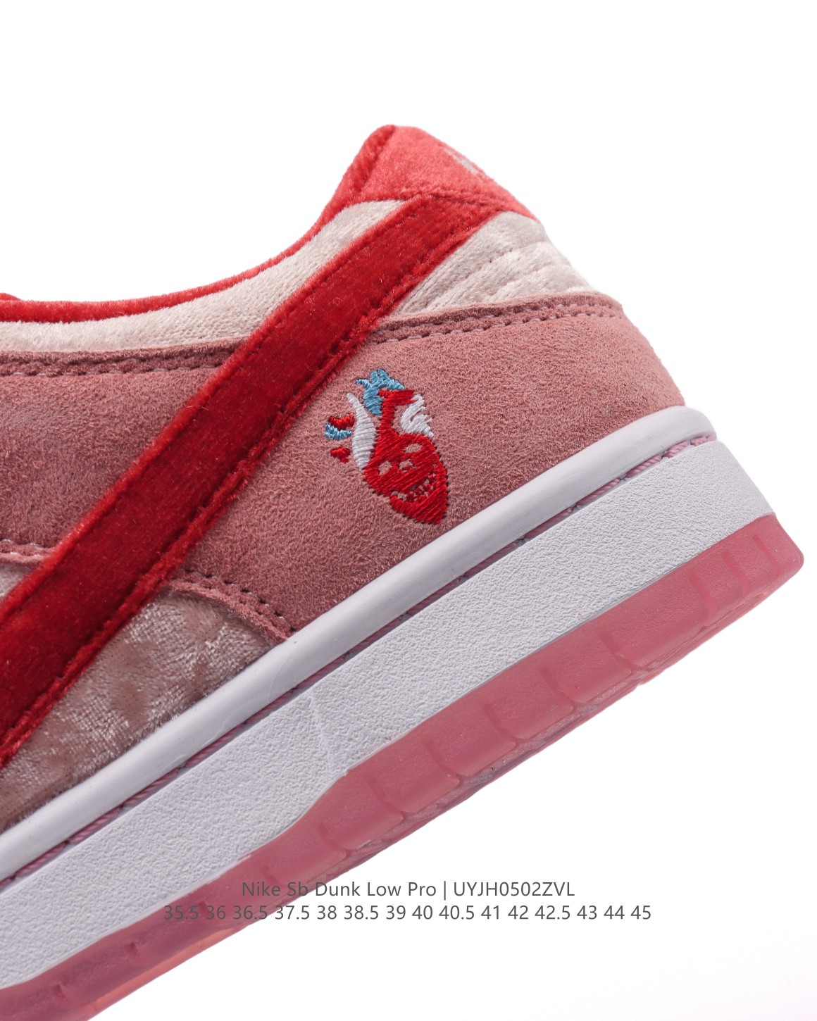 💰180
【公司级】耐克 Nike Sb Dunk Low Pro 男女同款运动鞋复古板鞋。采用柔软皮革鞋面,经久耐穿,塑就如元年款 Dunk 般的复古质感。鞋头透气孔,搭配鞋口和鞋舌形状,忠实沿袭元年款经典外观。全掌型橡胶外底,造就非凡抓地力。Dunk 起初专为篮球运动打造,于 80 年代末成为滑板界新宠,现已跃升成为街头时尚标杆。加垫低帮鞋口结合耐穿外底,助你自信舞动。
类型:男女鞋
货号:AE1391-086
码数:35.5 36 36.5 37.5 38 38.5 39 40 40.5 41 42 42.5 43 44 45
编码:UYJH0502ZVL