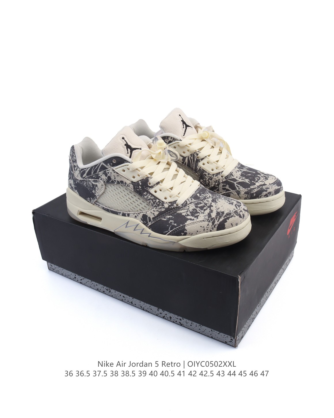 💰260
公司级✅耐克 Nike Air Jordan 5 Retro 低帮 乔丹之子 AJ5 乔丹5代 aj5 乔5 乔丹5 低邦 乔丹篮球运动鞋 低帮复古休闲文化篮球鞋。后跟饰有“Team Jordan”梭织标签,增添点睛之笔。 柔软衬里,塑就非凡脚感,巧糅侧面透气设计、中底鲨鱼齿图案和鞋带栓扣等元年款精致细节,彰显挚爱经典魅力。Air Jordan创立于1985年是Nike旗下以史上最著名的NBA球星迈克尔乔丹( Michael jordan)命名的系列。30多年过去了, Air ordan系列已然成为全球最好的篮球鞋系列。许多热门鞋款也已经成为潮流人士的首选。整体风格 酷劲十足!
类型:男女鞋
货号:DA6016
尺码:36 36.5 37.5 38 38.5 39 40 40.5 41 42 42.5 43 44 45 46 47
编码:OIYC0502