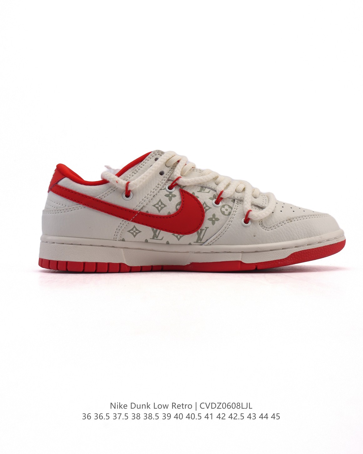 💰120
【特价🔥】耐克Nike Dunk Low 板鞋 SB系列经典百搭休闲运动板鞋 路易威登联名 解构绑带 双鞋带 2025年新款  蛇年限定。加厚鞋舌的填充，使舒适性大大提升，同时也更方便穿脱中底部分则加入了脚感柔软舒适ZoomAir气垫，有效吸收滑板等极限运动在落地时带来的冲击力，为街头运动者们提供更好的保护。

货号：XX9292
尺码：36 36.5 37.5 38 38.5 39 40 40.5 41 42 42.5 43 44 45
编码：CVDZ0608LJL